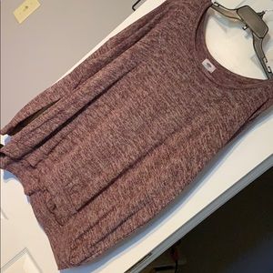 Heathered red slouchy long sleeve shirt